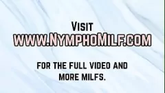 Afspelen Sensuele lesbische MILF in lingerie wordt poesje gelikt door haar rondborstige minnaar in erotisch sapphic duo