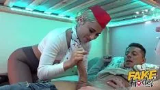 Abspielen Sex mit zwei sexy Krankenschwestern befriedigt einen Mann