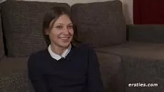 Play Tania the sexy mom after being naked on the webcam and masturbating