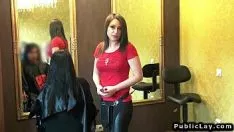 يسمح صالون الحلاقة الخاص بالاختراق النقدي