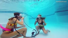 Jouer Bagnata e selvaggia: la scopata subacquea a bordo piscina di Katya Nakolkina