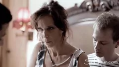 Oynat Üvey Anne Sıcak Üçlü Fantezide Cezalandırılıyor