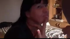 Reproducir Klaudia Amber en medias chupa la polla por efectivo