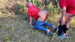 Reproduzir BBW Latina Student é fodida na floresta