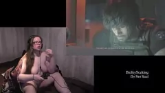 Afspelen Naakt Resident Evil 3 Gamer Girl met tattoo & piercings