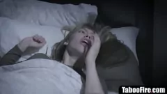 Reproducir Moreta Teen saborea a su primera BBC en un encuentro interracial hardcore