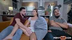 Odtwórz Petite Teen Violet Reign staje się trudny w Pov Date Night