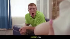Oynat Şehvetli MILF Lena Paul'un cömert bir sevgiliyle yakın karşılaşması