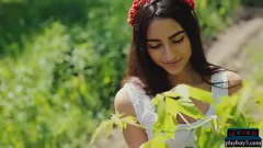 Reproducir El vapor striptease y el coño de Cira Nerri Fiesta con fresas